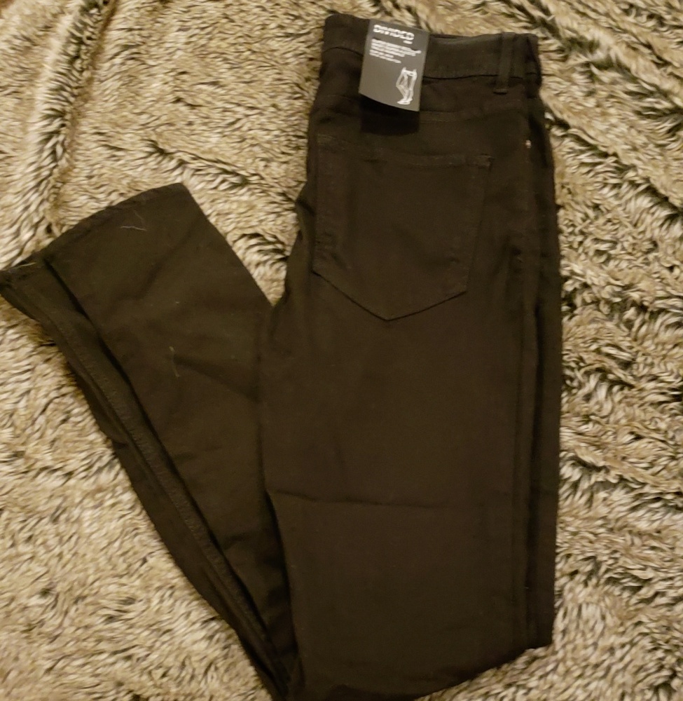 NWT black super skinny jeans